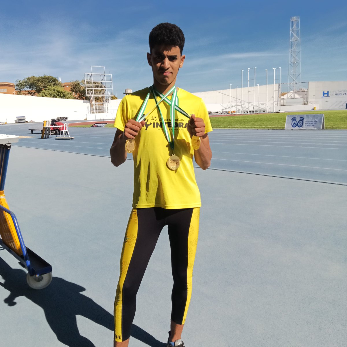 integra_futbol's tweet photo. Queremos felicitar a nuestro jugador Álvaro que ha conseguido tres medallas de oro en el Campeonato Andaluz de Atletismo @Fanddiandalucia celebrado el pasado fin de semana.
🎖Peso junior
🎖100 metros junior
🎖1000 metros junior
¡¡¡FELICIDADES CAMPEÓN!!! https://t.co/7ZjWLhJPYk
