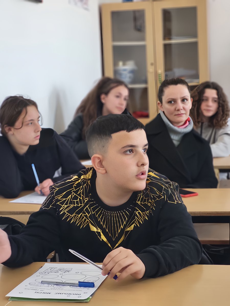 UNDPAlbania's tweet photo. Pupils of "Besnik Syla" 9-year school in Mamurras marked #SocialJusticeDay.
In a dedicated gathering organized in the context of @USAIDAlbania-funded #ICR&amp;in p'ship with #ARSIS, they discussed community challenges &amp; the importance of equality, social justice &amp;inclusivity for all. https://t.co/QIdCFs1C50