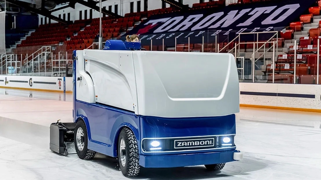 Cleaner air, better ice: #UofT acquires electric Zamboni for Varsity Arena ⛸️ uoft.me/adu