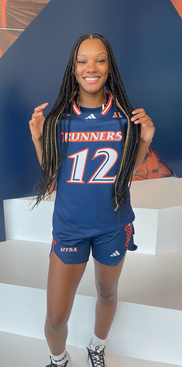 Happy birthday <a href="/ARProctor2023/">aysia</a> . May the blessings continue to flow as you open chapter 19. We love you bunches! 😍 🎂⚘️🎈