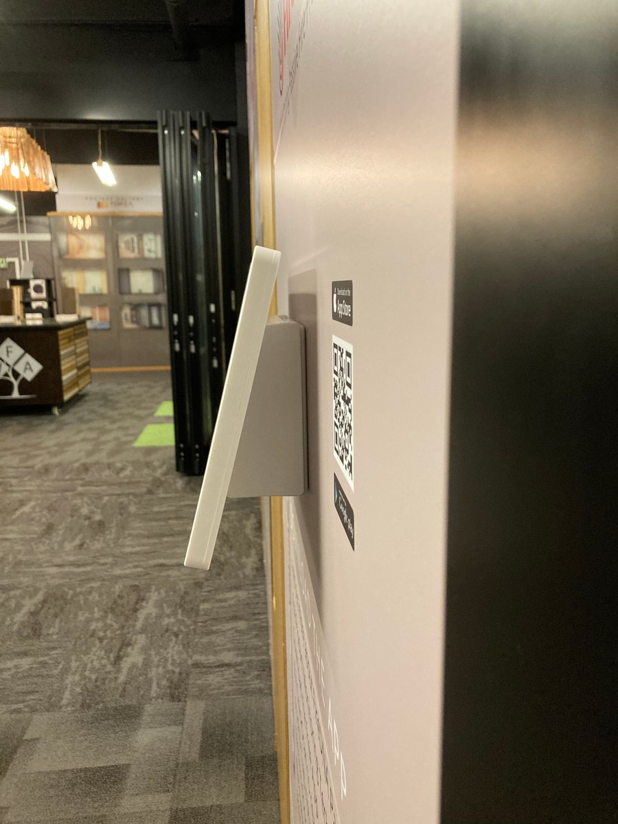VidaBox's tweet image. Thank you to Forza Doors for sharing this installation photo of our Fixed Tilted Wall Mount! 🚪 💕 With its comfortable viewing angle, this mount is perfect for displays in public settings where people of all heights can easily read and interact with the touchscreen. #TabletMount