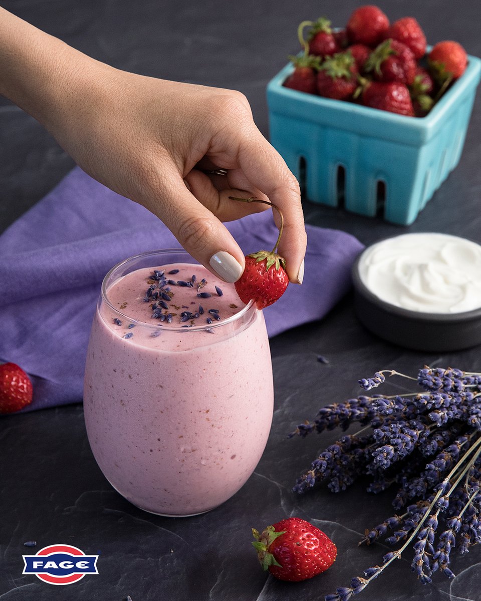 Add this Berry Lavender Smoothie to your breakfast rotation ASAP. Rich, creamy and packed with goodness. bit.ly/3OQJXUn