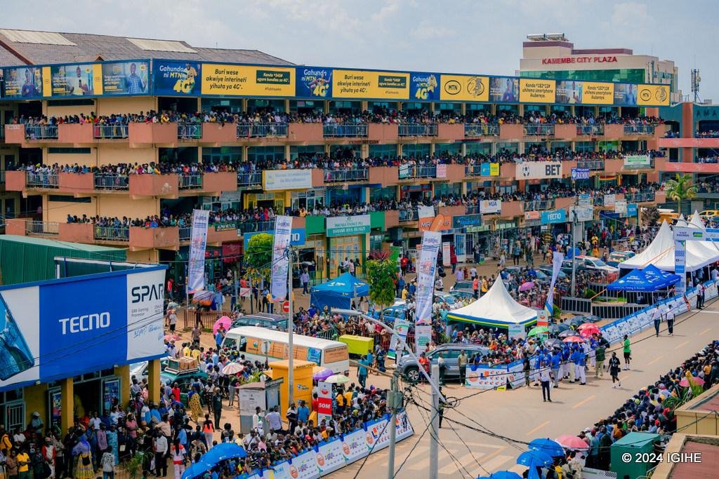 GGygSKPXEAE2Ngq?format=jpg&name=medium