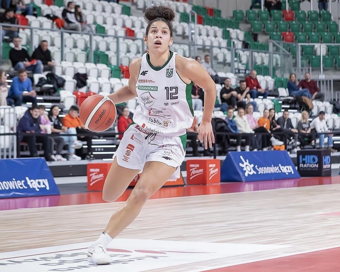 Veronica Overseas the past few games: 2/14: 11 pts, 7 reb, 3 ast 2/4: 25 pts, 10 reb, 4 ast 2/3: 21 pts, 6 reb, 4 ast 1/28: 17 pts, 3 reb, 2 ast @Veronicaab22 💪