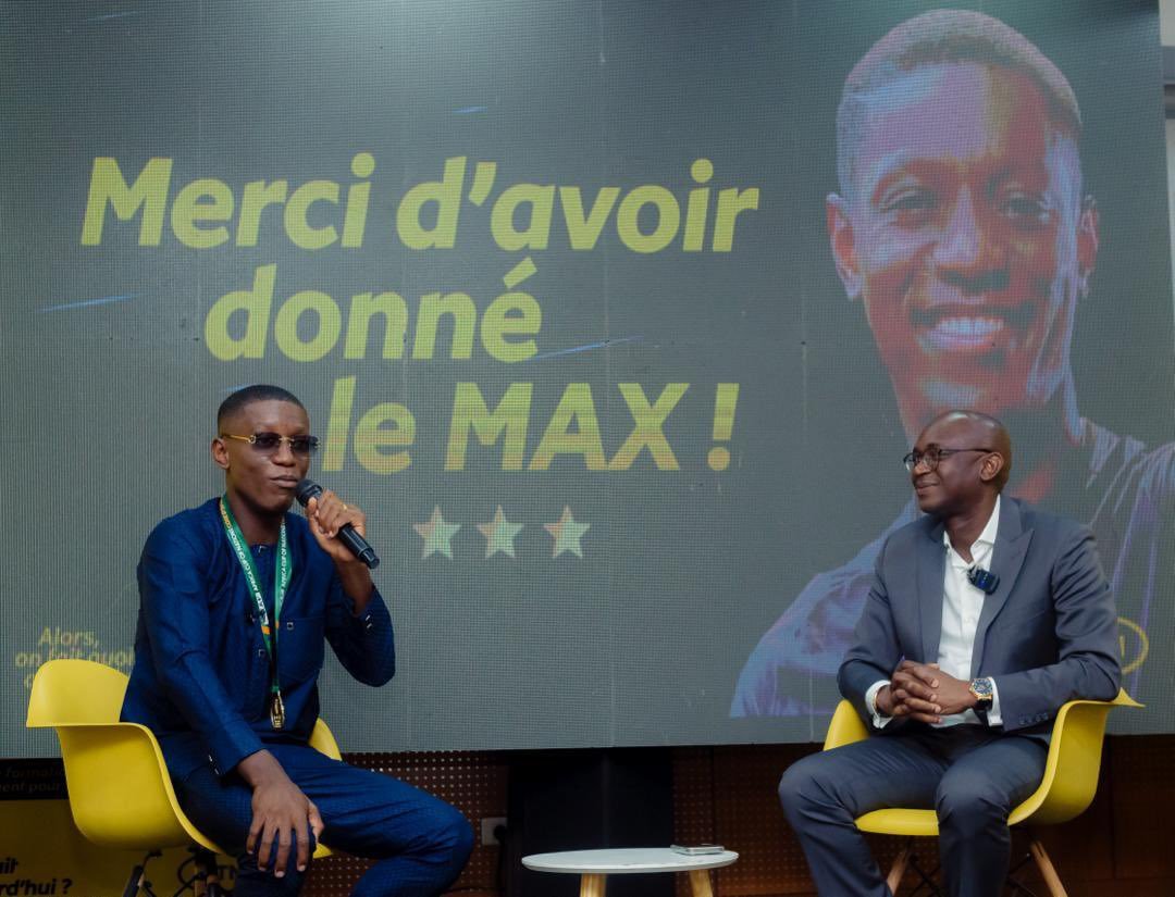 MTNCotedIvoire's tweet photo. Notre Ambassadeur Max Gradel est passé à la maison saluer les siens🥳. 
Revivez ce moment en images ! 
Alors, #OnFaitQuoiAujourdhui ? 
#mtnci #maxgradel #cestlemomentdesesurpasser https://t.co/POrldMKqni