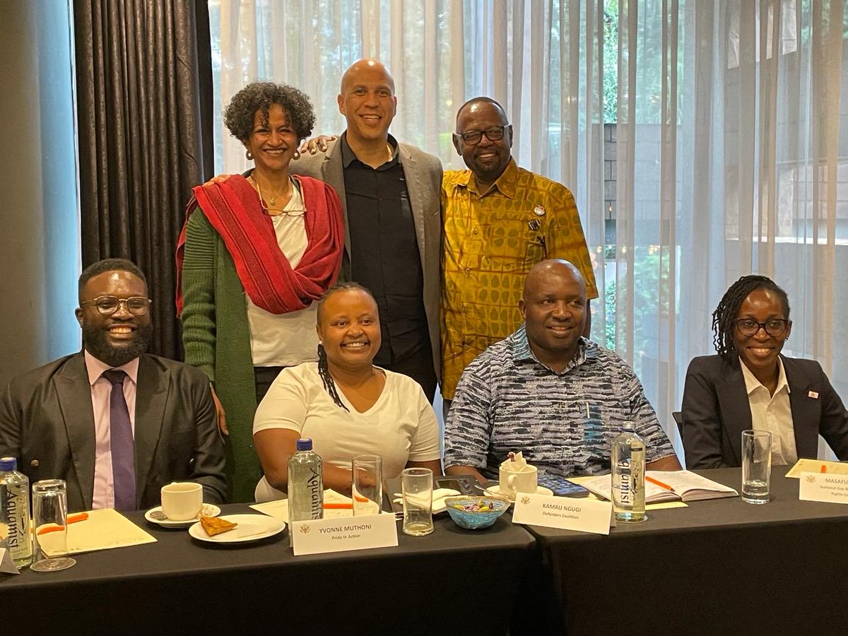 After years following his commentaries, speeches and cutting edge debates on democracy, civil rights, equality justice, I finally met ⁦@SenatorBooker⁩ in @Nairobi with fellow Kenya human rights defenders. Awe inspiring. 👍🏿 Ally. @DefendersKE⁩ ⁦@USEmbassyKenya⁩ ⁦