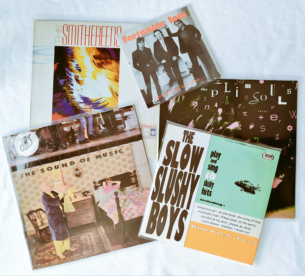 elsotaescala's tweet photo. Coses de #Wallapop...
Hi ha gent que, a banda de cuidar l'ESTAT dels DISCS (impecable), NO REBENTA PREUS 🙌
RECUPERO vinil #TheSmithereens EXTRAVIAT fa anys
2 JOIETES #PowerPop: #TheDbs #ThePlimsouls
SINGLE #FortunateSons
#TheSlowSlushyBoys LP 10" #Garage 🇫🇷
TOT 40€, ni+/ni- https://t.co/4vn8AQw7EL