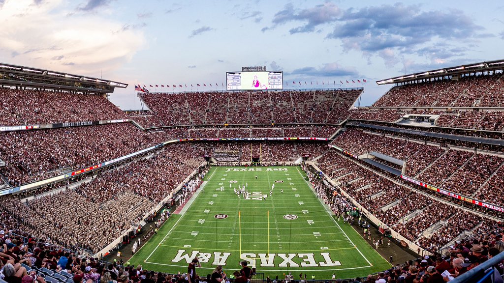 BREAKING 🚨🚨🚨: Mexico 🇲🇽 will face Brazil 🇧🇷 in a friendly match on June 8th in College Station, TX. 

Kyle Field 🏟️, will host the match and can hold up to 102,000 spectators 👏

First Reported By: (<a href="/GibranAraige/">Gibrán Araige</a> ) ✅

#AustinFC #HolditDown #GigEm 👍
#ELTri #Brasil