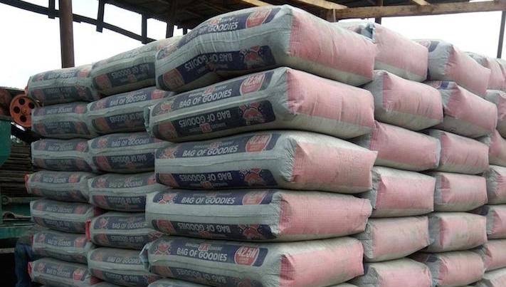 Breaking news 📰 :

 FG threatens to open border for cement importation if Nigerian cement manufacturers refuse to play ball on cement price reduction in the country.