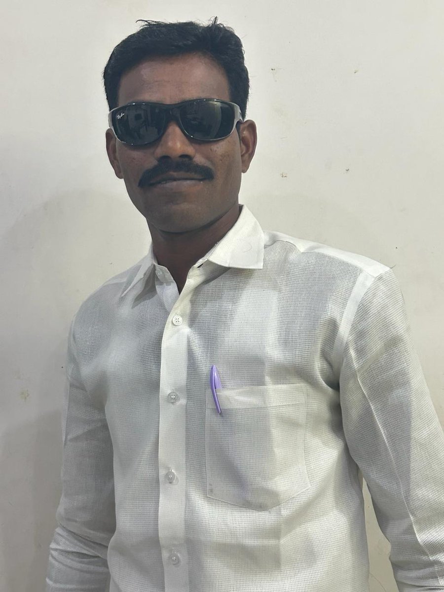 DhammareddyPra1's tweet photo. నల్ల కళ్ళద్దాలు పెడితే అహంకారం ఎట్లా అవుతుంది???
అందుకే అనేది
ముసలి తనం కి
కుసుమ గుడాలు
ఎందుకు జేవన్ రెడ్డి కాక
#IStandWithAD https://t.co/CmrC1AIefh
