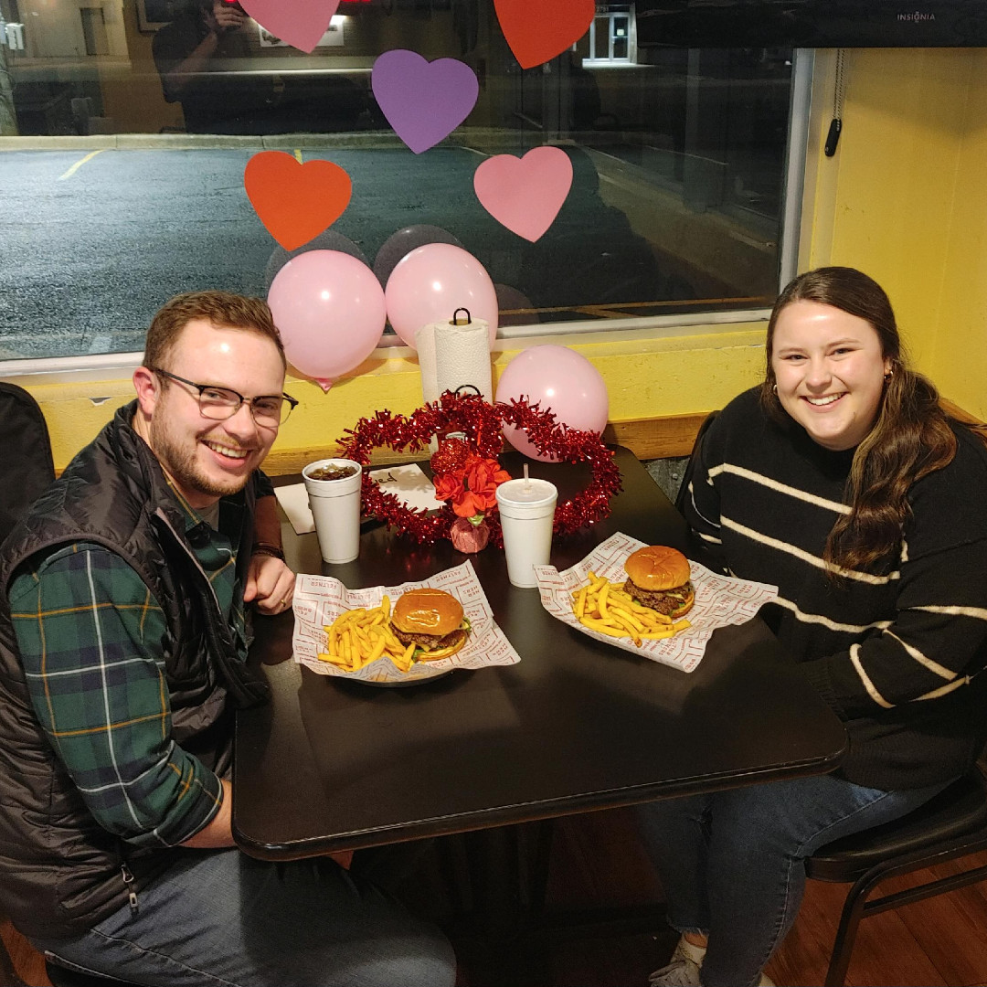 FeltnerBrothers's tweet photo. ❤️ Congratulations to our Valentine's Day contest winners! ❤️ #EatBurgersBeHappy https://t.co/HCCR0WCgzI