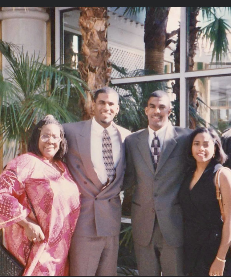 Happy Birthday Mom🥲🎂🎂🎉🎊#RIP ⁦<a href="/CecilCWhitmore/">Cecil Whitmore</a>⁩ and I still miss you 🥰 and we thank you for everything you did for us!!!