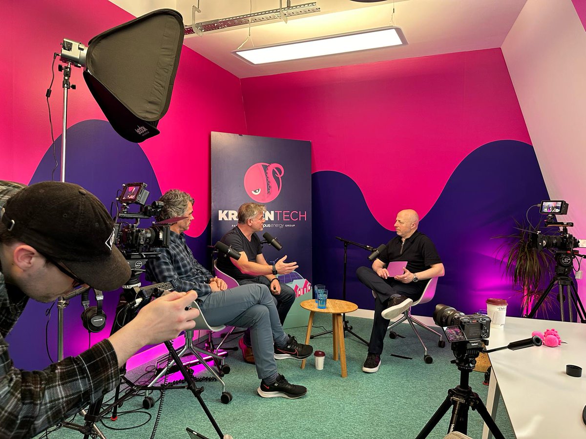 Great to be back at @OctopusEnergy this morning to record a new episode of Inside Octopus with @g__j and Gavin Patterson. Make sure you are following the pod for when it drops