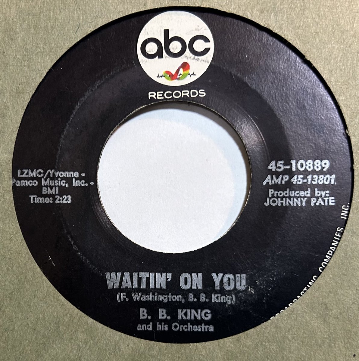 今日の1曲！
B.B.King,
Waiting' On You (Single Version)
youtube.com/watch?v=VRhAkR…
#blues
#shufflebeat
#sonnyfreeman 
#abcrecords
#bbking