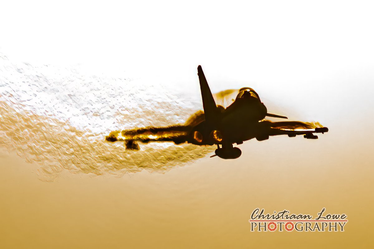 I'm very pleased with these two shots from 🇬🇧 @TyphoonDisplay @RAFTyphoonTeam 🇬🇧 Practice this morning, with cropped in versions of each. The detail cropped in is Amazing. 😍 #NikonD850 #SigmaLense #Aviation #Typhoon #TyphoonDisplay #IntoTheSun #JellyAir #RAFConingsby