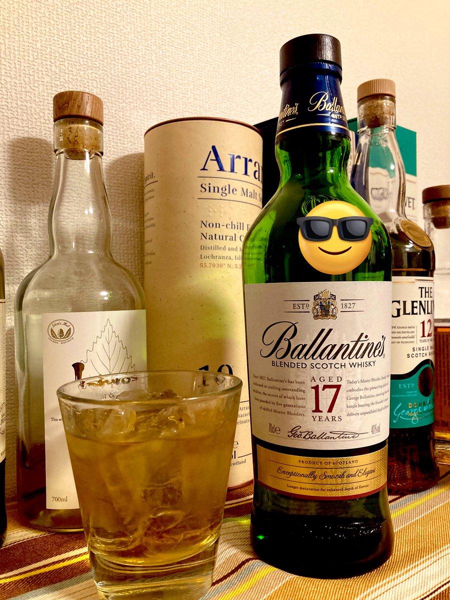 hitsuki214's tweet photo. 今日も1日お疲れ様です😊

バランタイン17年をいただきます🥃

あっさりとした甘みでクセなくスッキリして飲みやすいですね😊 https://t.co/0i8bjH0d2u