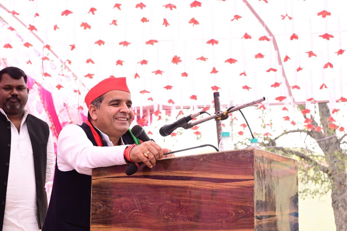 MPDharmendraYdv's tweet photo. संविधान बचाओ PDA सम्मेलन  धनारी , विधानसभा गुन्नौर । https://t.co/rYaM0r19jg
