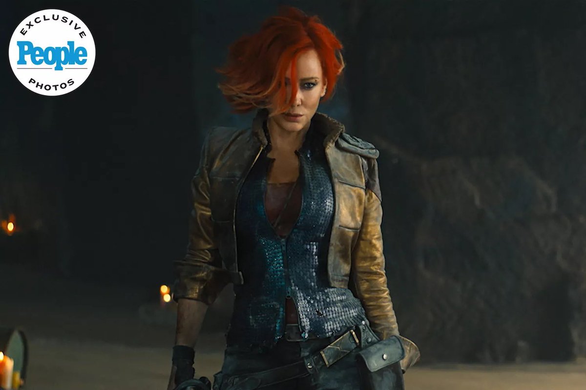 Artgeekc's tweet photo. Parce #KateBlanchett no puede ser más atractiva con papeles rudos 🤤 

Primer vistazo de #Borderlands adaptación del juego que llegara a salas de cine el 9 de agosto. 

Además que el elenco #JamieLeeCurtis y #KevinHeart  🤯 https://t.co/uFXOu3JmZd