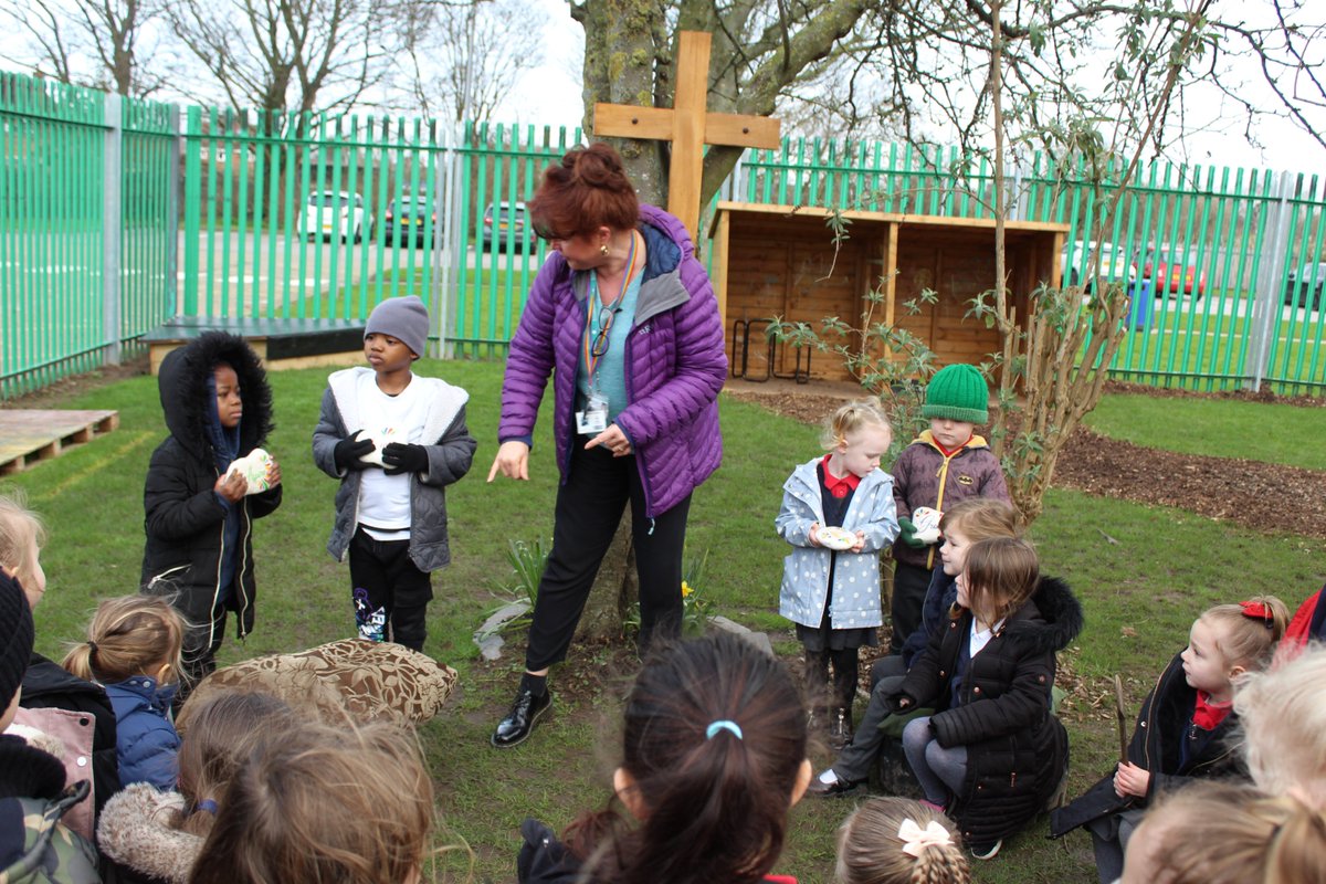 strichardsrc's tweet photo. Today Foundation opened their brand new, outside prayer garden. #prayergarden #foundationRE #aplacetopray @CuthbertPrimary https://t.co/X1V0sRyIjz