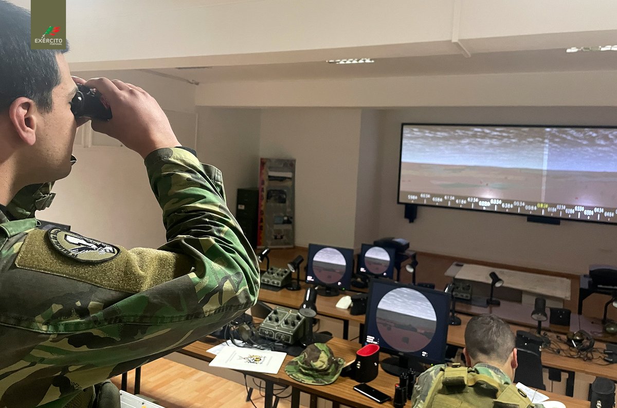 Exercito_pt's tweet photo. 📢O Grupo de Artilharia de Campanha 155mm Rebocado da Brigada de Intervenção realizou um exercício de fogos reais, com vista a qualificar, treinar e validar os procedimentos no âmbito do apoio de fogos a unidades de manobra.
Ao serviço dos Portugueses
#ExércitoPortuguês #BrigInt https://t.co/NfWmjl7A7N