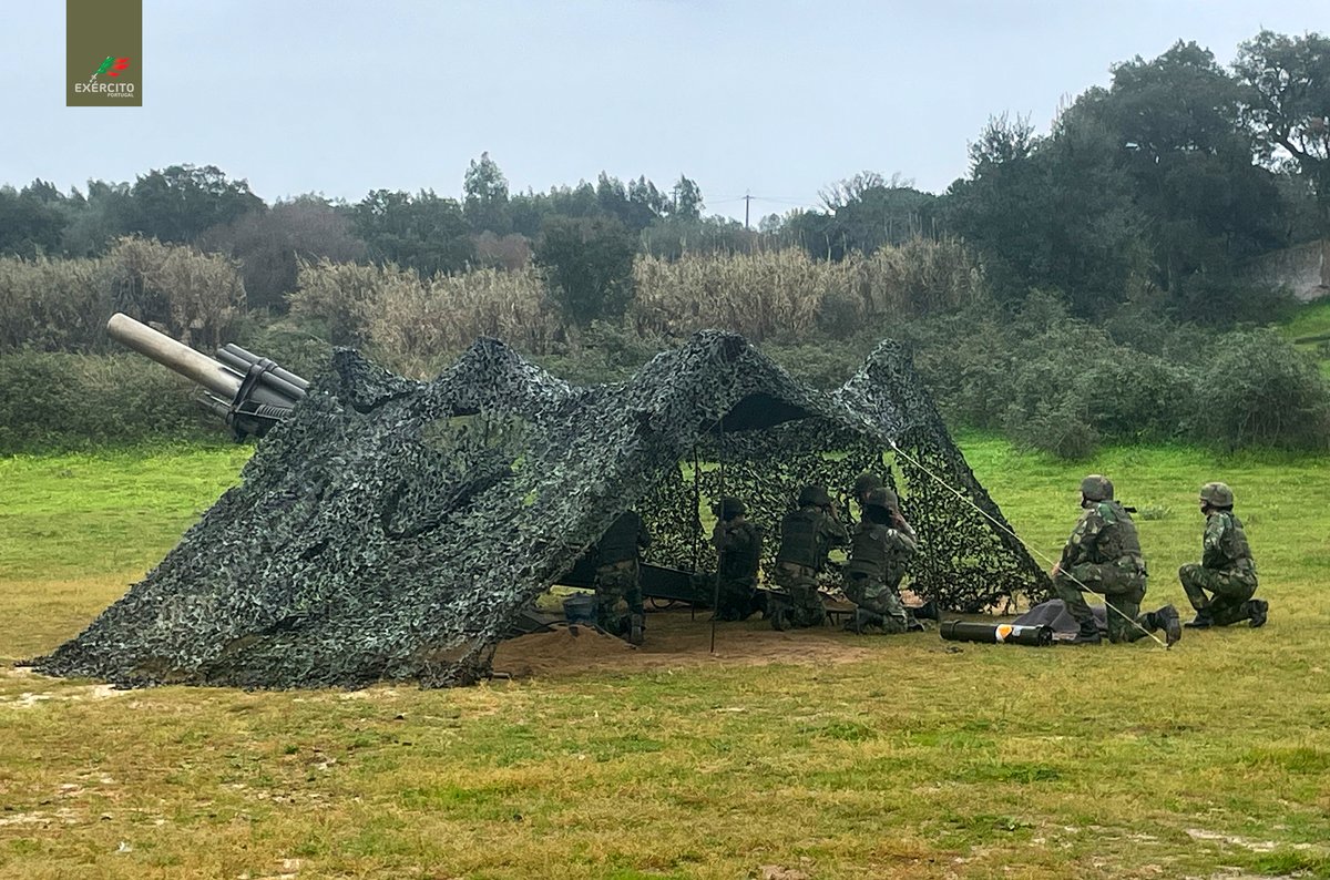 Exercito_pt's tweet photo. 📢O Grupo de Artilharia de Campanha 155mm Rebocado da Brigada de Intervenção realizou um exercício de fogos reais, com vista a qualificar, treinar e validar os procedimentos no âmbito do apoio de fogos a unidades de manobra.
Ao serviço dos Portugueses
#ExércitoPortuguês #BrigInt https://t.co/NfWmjl7A7N