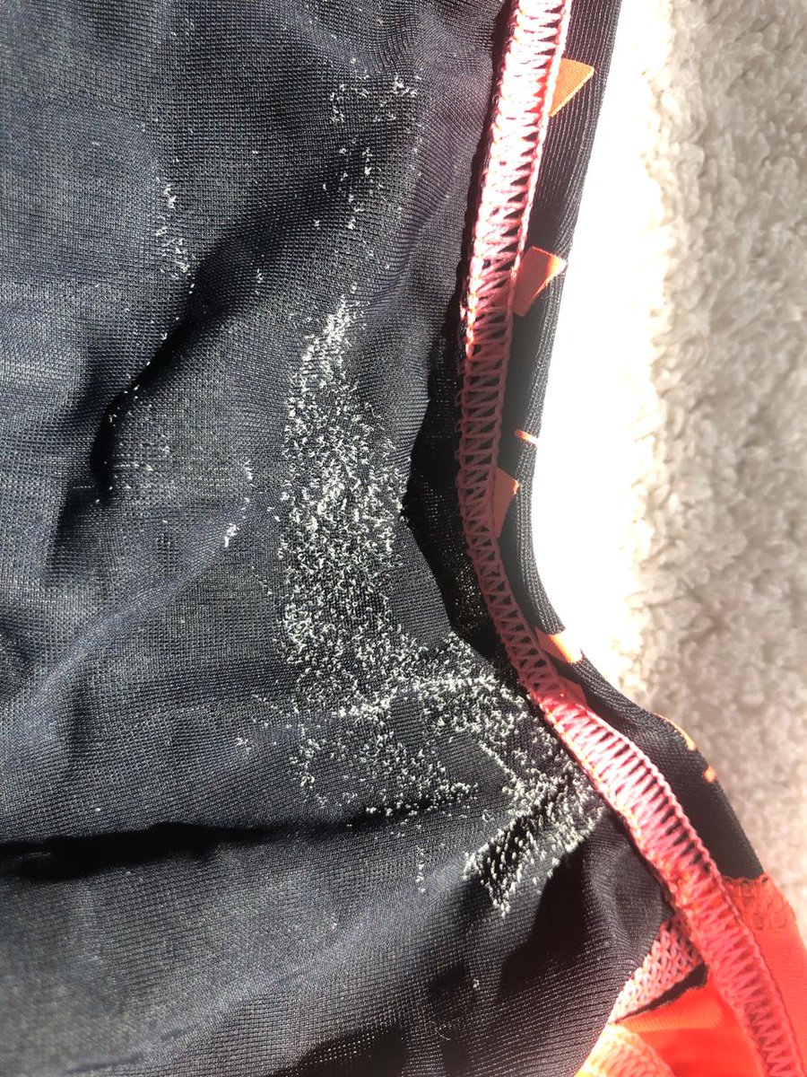 anainesg's tweet photo. @speedo Compré el 24/10/23 Malla Mujer Speedo Medley. Hace unos días comenzó a abrirse la tela. La lavé siguiendo las indicaciones de la etiqueta siempre. De https://t.co/y0S0rPdZ2p responden que no pueden hacer nada. 70 mil p. sale esta malla fallada. Dejo foto. https://t.co/BwUiUvDJWe