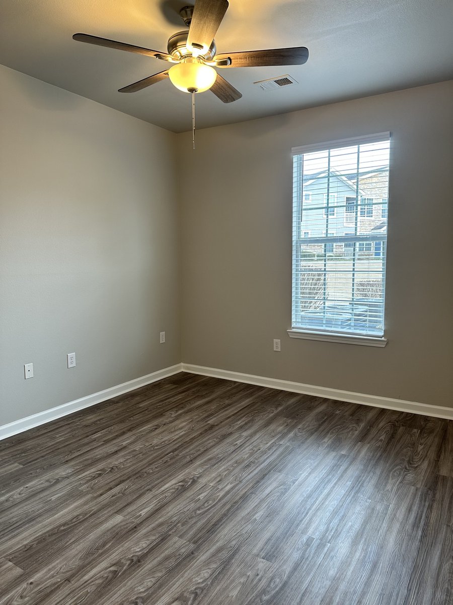 SomersetatMad's tweet image. Come check out our two bedroom, two bath apartment home with attached garage! Call 256-461-1934 for more info 🤩🏡
•
•
•
•
#newhome #renovated #spacious #apartmentliving #attachedgarage #somersetatmadison #lovewhereyoulive