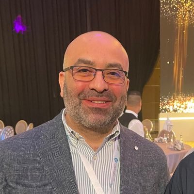 وفاة عبد الجليل في حادث غرق 
وهو يتدرب على الغطس في المحيط الهادئ
وكان قبل قليل  قد نشر اخر تغريدة له 
الى جهنم وبئس المصير 💩💩💩💩💩
#اوقفوا_الجسر_البري #ممدوح_بن_سعود_بن_عبدالعزيز #ممدوح_بن_سعود_في_ذمة_الله