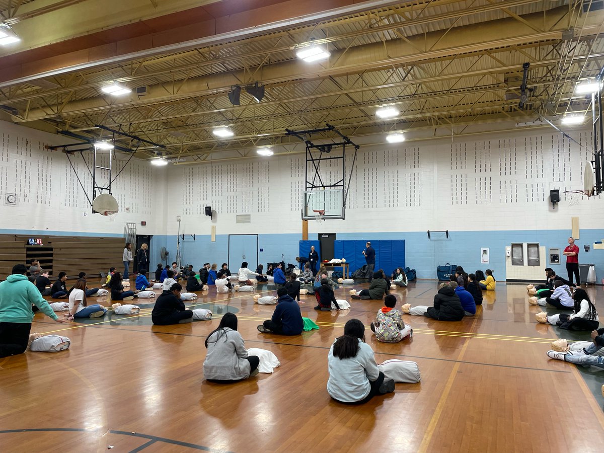 HTSDSuperBatlle's tweet photo. Thank you to Penn Medicine Princeton Health
@PrincetonHealth for offering hands-on CPR training for all of our @HTSD_Crockett Ss! 

We look forward to future sessions @HTSD_Reynolds &amp; @HTSD_Grice 

@WeAreHTSD @HTSDCurriculum @HTSDSecondary 
#HTSDPride
#HTSDSTRONG
#CrockettSTRONG https://t.co/FmHkcGUT8Z