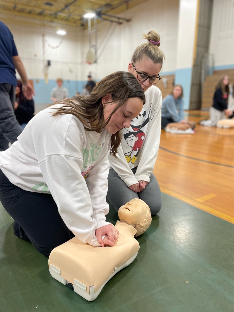 HTSDSuperBatlle's tweet photo. Thank you to Penn Medicine Princeton Health
@PrincetonHealth for offering hands-on CPR training for all of our @HTSD_Crockett Ss! 

We look forward to future sessions @HTSD_Reynolds &amp; @HTSD_Grice 

@WeAreHTSD @HTSDCurriculum @HTSDSecondary 
#HTSDPride
#HTSDSTRONG
#CrockettSTRONG https://t.co/FmHkcGUT8Z