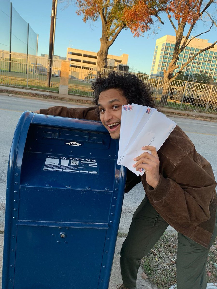 mr_samosaman's tweet photo. Week 4 update: every week, I send letters to a list of friends and strangers. I’ve sent 35 letters out so far to 12 people, got my first reply, and sent my first international letter to @pedroarka ! https://t.co/6KFAxWVAvy