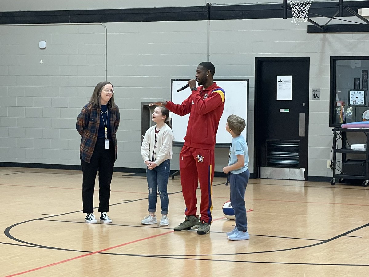 jennie_reid_el's tweet photo. The Fresh Prince from the Harlem Wizards visited Jennie Reid today!  We are hyped about Friday night’s game!  @lpisd #JREadventure #LPlegacy https://t.co/5dqdySFeGM