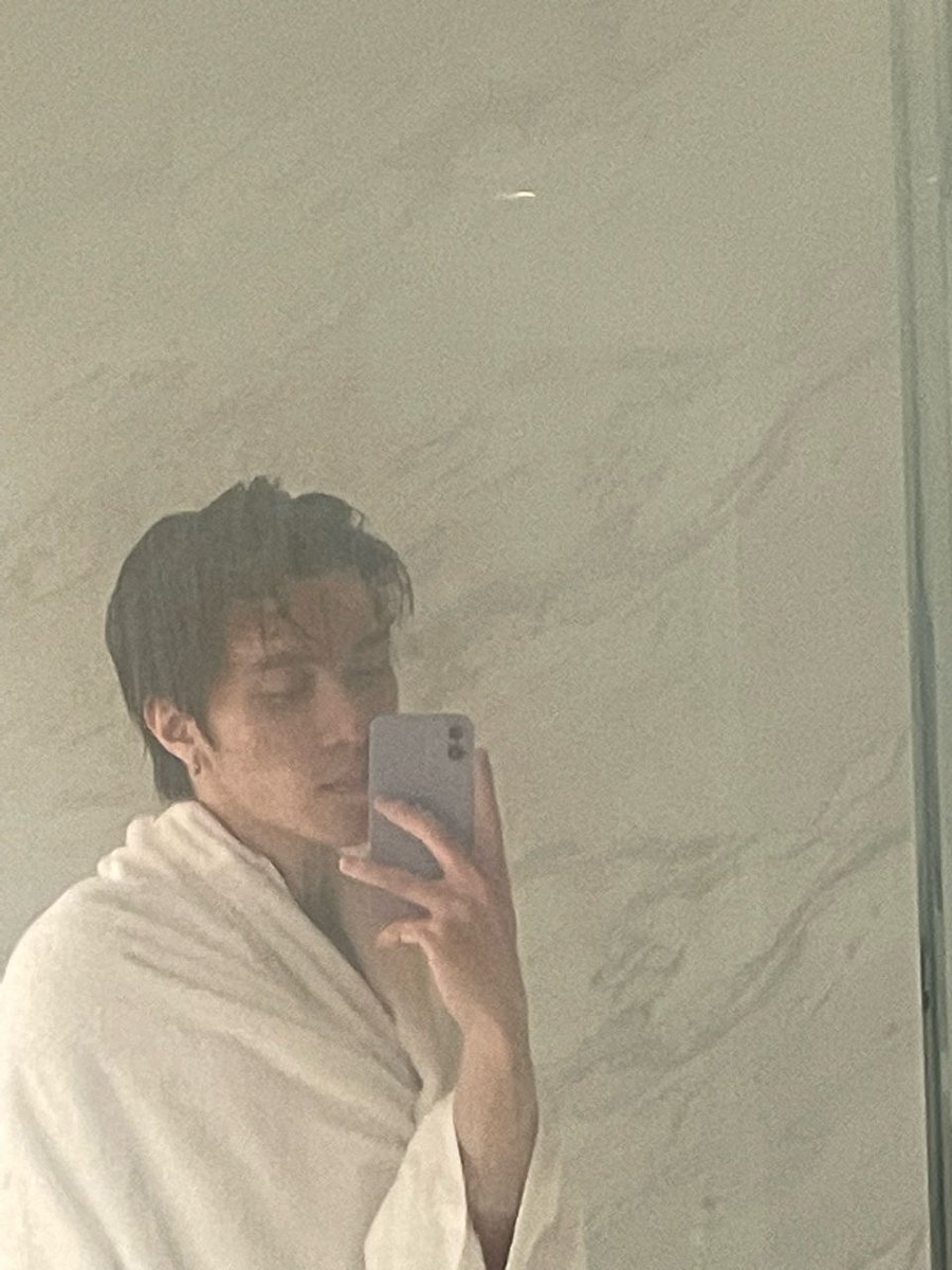 hendery's "good morning" and "good night" 😞💪🏻