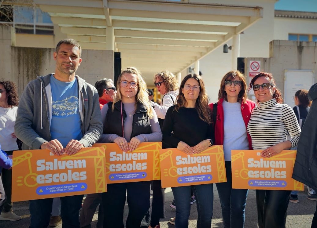 CompromisC's tweet image. #salvemescoles SI a L&apos;Edificant!