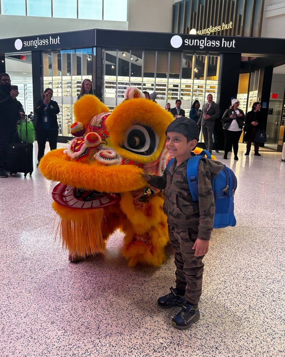 The Wan Chi Ming Hun Gar Institute's Dragon Dancers graced us with their presence last Friday, marking the beginning of the Year of the Dragon. Here's to a future filled with good fortune and prosperity! #happylunarnewyear #yearofthedragon