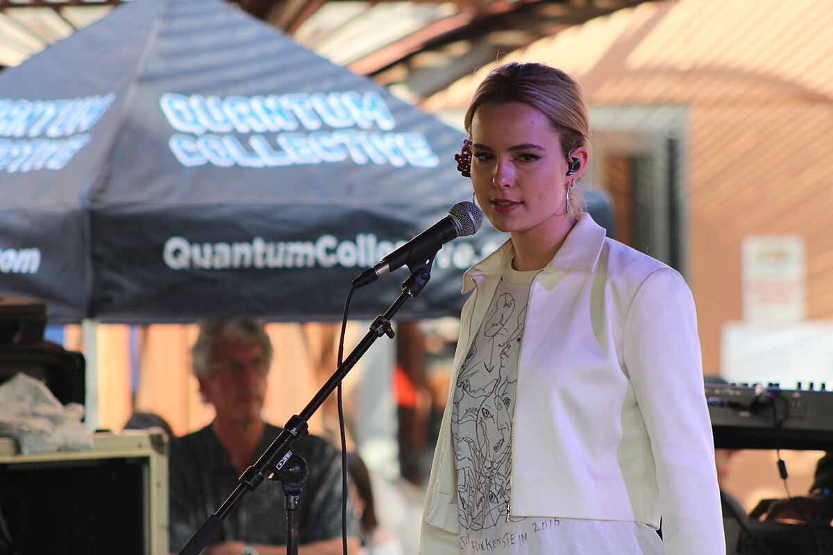 decine21's tweet image. De estrella infantil #Disney a #empresaria de comunicaciones espaciales. El caso #BridgitMendler decine21.com/la-cosa-rosa/1…