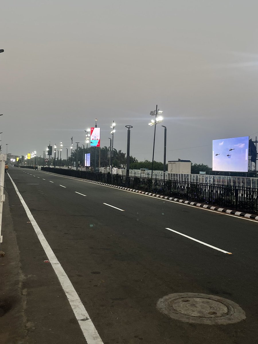Tejaskrishna17's tweet photo. #Milan2024
"A country can be free if it has heroes guarding it with love for the nation in their hearts."
#vizag
#cityofdestination
#Navy
#milan2024
#visakhapatnam
#RKbeach https://t.co/SYUIVuhrCD