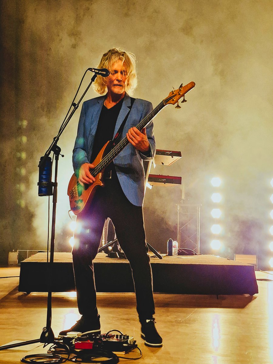 Another concert photo.
#graemeclark #liveinconcert #manchester #bridgewaterhall #wetwetwetuk #tour #amazingtour #greatmusic #greatmusician #bass #myphoto #photoftheday #wetwetwet #wetsontour #wonderfultime