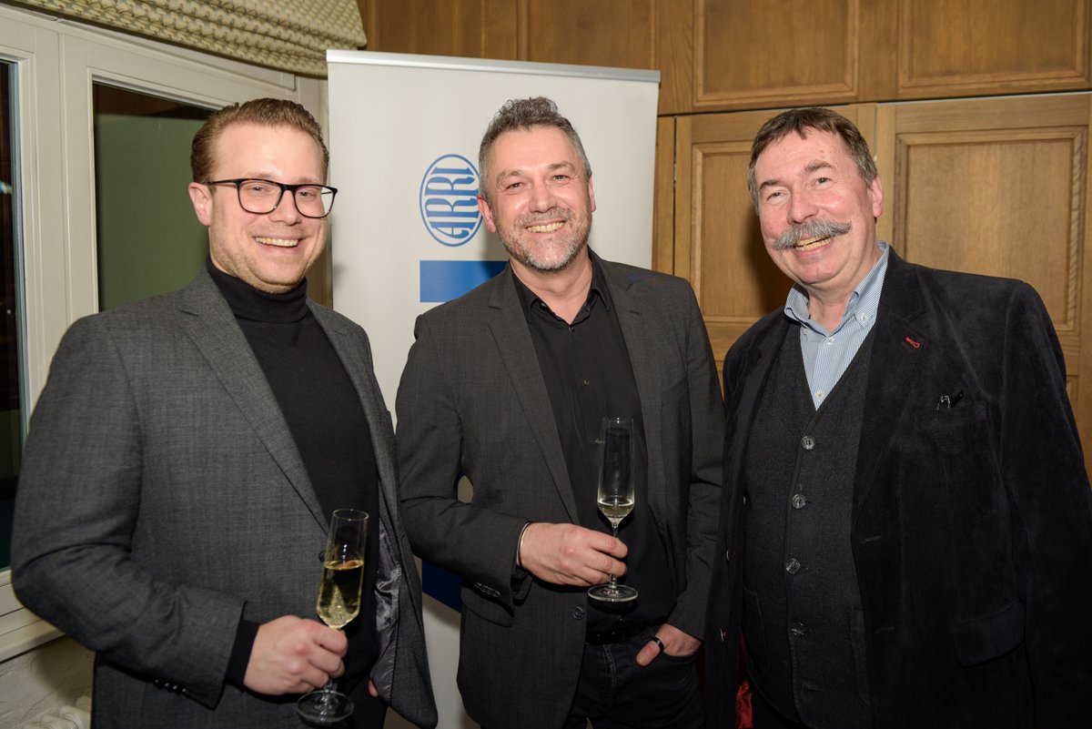 During @berlinale, #ARRI hosted a reception at Soho House Berlin. Customers, partners, & friends of ARRI & @ARRIRental—incl. filmmakers from competition entries—followed the invitation to an inspiring evening, illuminated with ARRI’s #SkyPanelX, classic #SkyPanel, & #ARRIOrbiter.