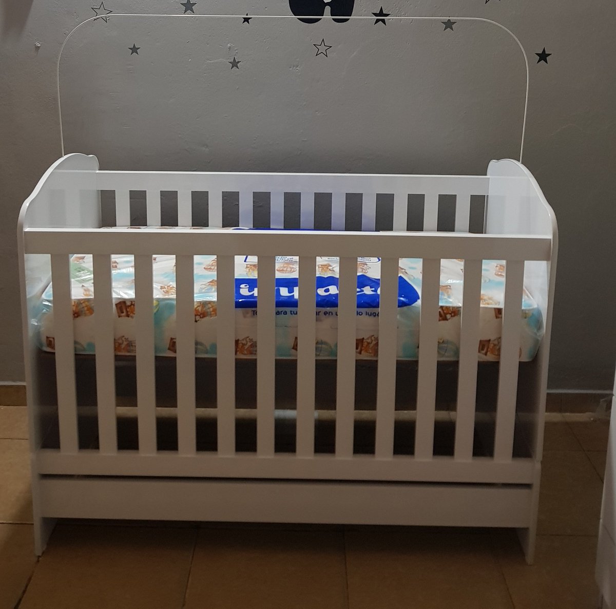AracelliVegaa's tweet photo. Buenas gente de TW , quiero vender la cuna de mi bebé por 500 mil , ya con el colchón. Es usado en buen estado .
También tengo el ajuar blanco con detalles en gris como está en la otra foto . Esa vendo por 200 mil 
Contactos al 0986871401
Se agradece el RT ☺️🫶 https://t.co/83ZmxnFFzl