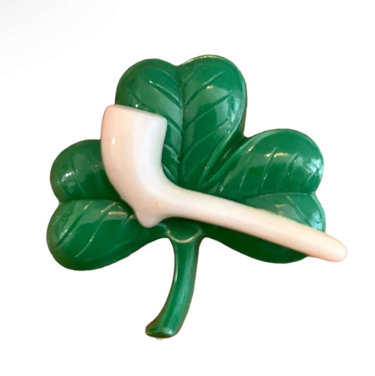 trinketssd's tweet photo. Vintage Brooch 1940's Green and White Plastic 3 Leaf Clover &amp; White Pipe Pin #StPatricksDay #Vintage #Brooch #1940s #eBay @eBay 
 #ThreeLeafClover https://t.co/oNTOPyN4wd https://t.co/nEWNF68tcI