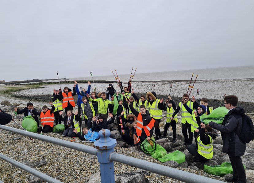 What an amazing beach clean with Morecambe Bay Academy today- top marks for the enthusiasm guys and well done on removing almost 50kg of waste from the beach 🌊 @ernestcooktrust