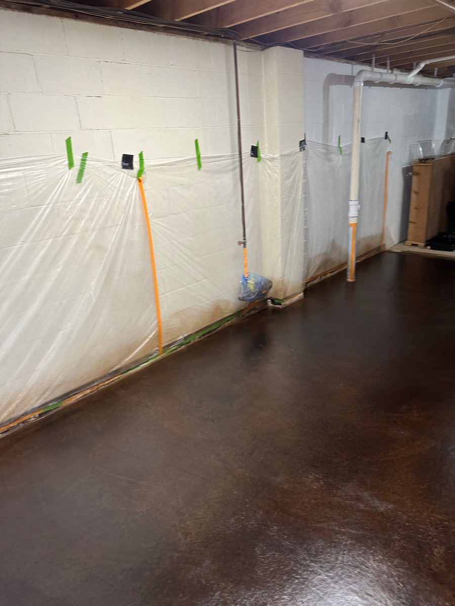 ClimashieldR's tweet photo. A tired, old basement slab rejuvenated by the team at ClimaShield Floor Coatings.  Cementitious micro-topping, espresso stain, water based satin urethane clear (NO ODOR) for a great looking and durable finish! https://t.co/rCw59DCibJ