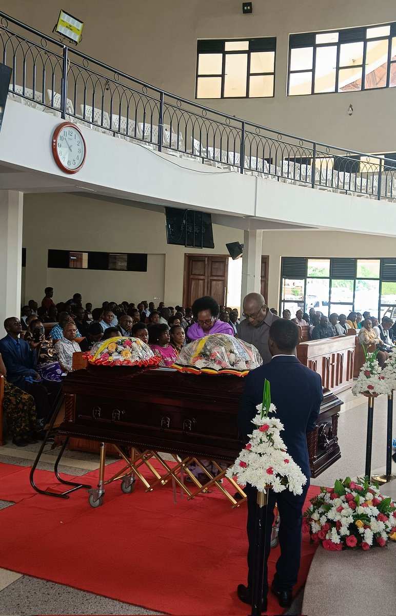 RuhakanaR's tweet photo. We today joined mourners at St Andrews Church, Bukoto, for a funeral service to celebrate the life of Mzee Jonathan Kirasha, a prominent businessman from Muhanga, Rukiga, who   played a significant role in the world of business and trade. 1/2 https://t.co/yhRP9Y98ZH