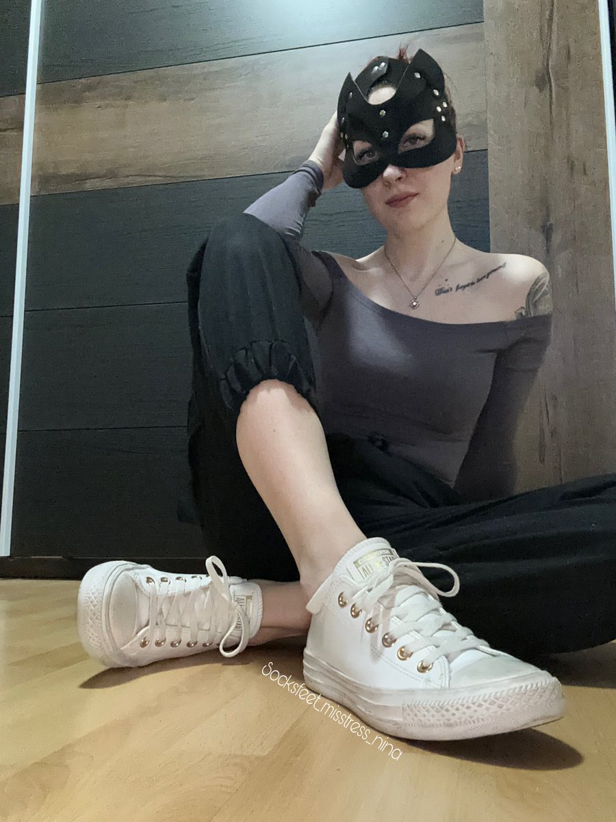 come a little closer 😌
#whitesocks #soles #socks #onlyfanscreator #onlyfans_girl #feet #feetworld #fetisch #sweatysocks 

onlyfans.com/socksfeet_miss…