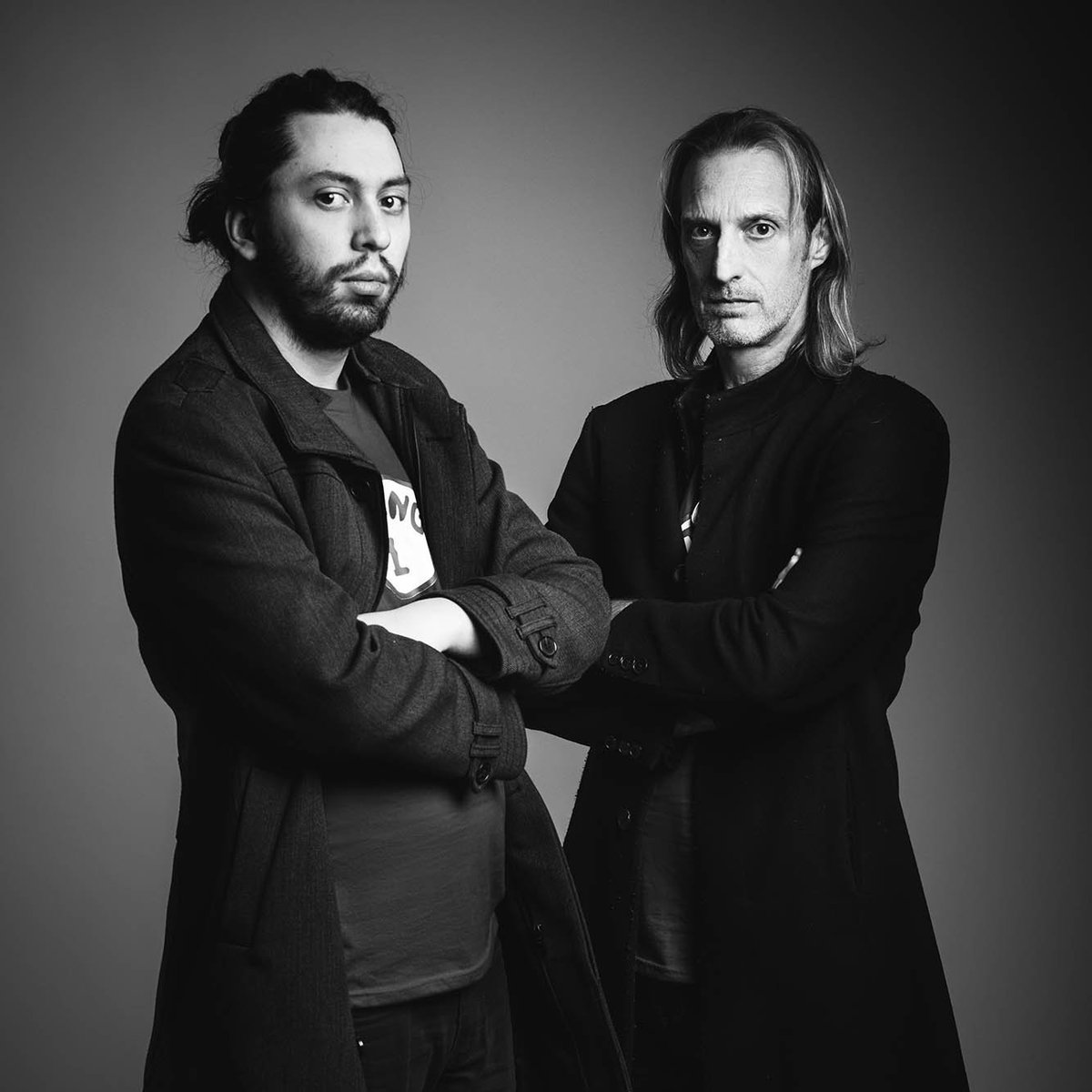France-based duo @TheNoiseWhoRuns gets some love from @Songazine for EP 'Come and Join the Beautiful Army' (mastered at @TheCellStudio by @slightermusic), which is called complex and elegant #triphop within a discerning #newmusic roundup ~ tinyurl.com/nwr-songazine @BlazedRTs