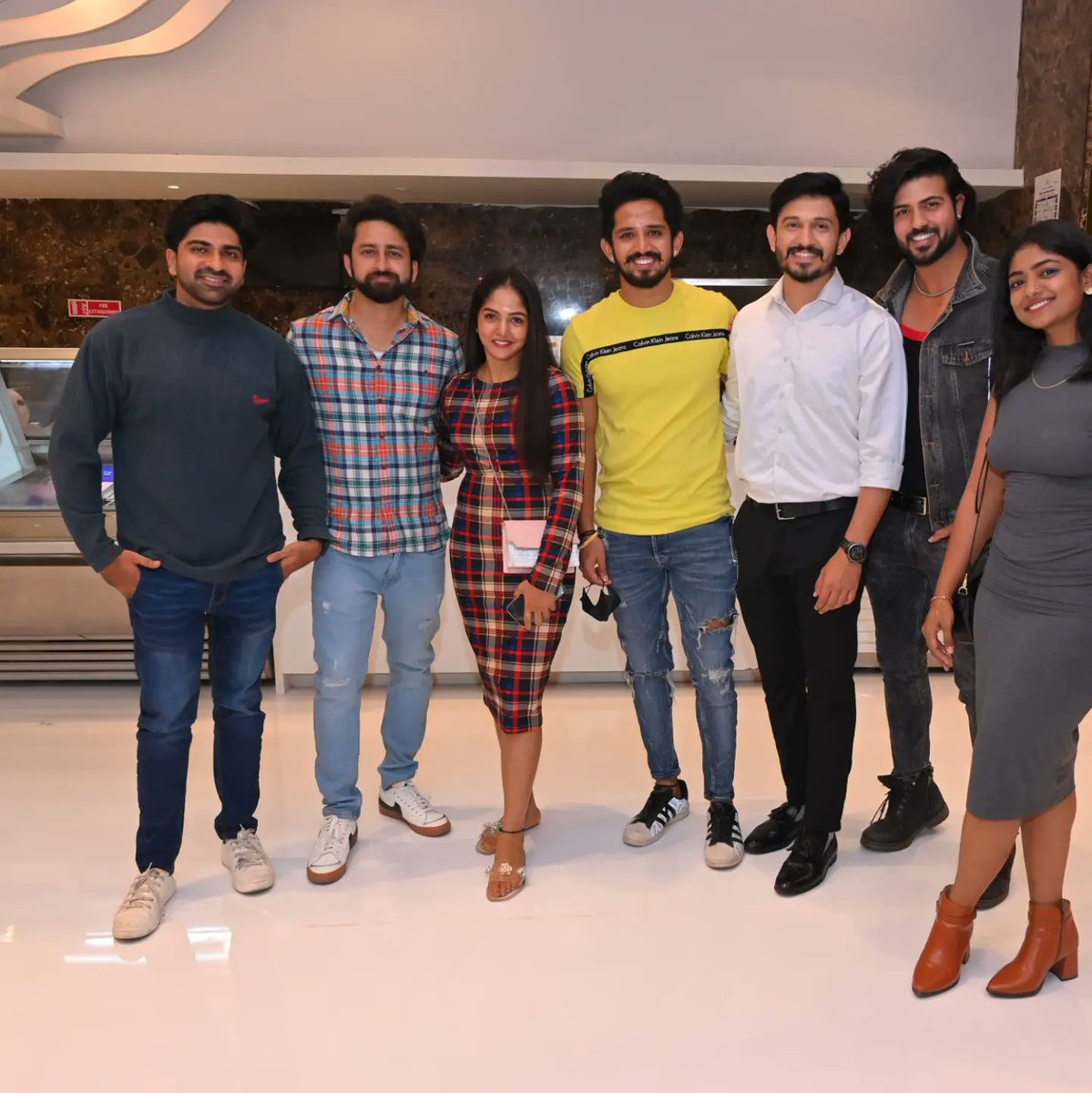 KRG_Connects's tweet photo. ಅಬ್ಬಬ್ಬ ಅಬ್ಬರ ಹೆಚ್ಚಿಸಿದ ತಾರೆಗಳು 🌟
#Abbabba in cinemas now
#KMChaitanya #MiramarFilms @LikithShetty @actorajayraj #ThandavRam @AcharDhanraj @amrutha_iyengar #AnnAugustine #VivekThomas @PRKAudio @KRG_Studios @KRG_Connects https://t.co/1x65fGH7pI