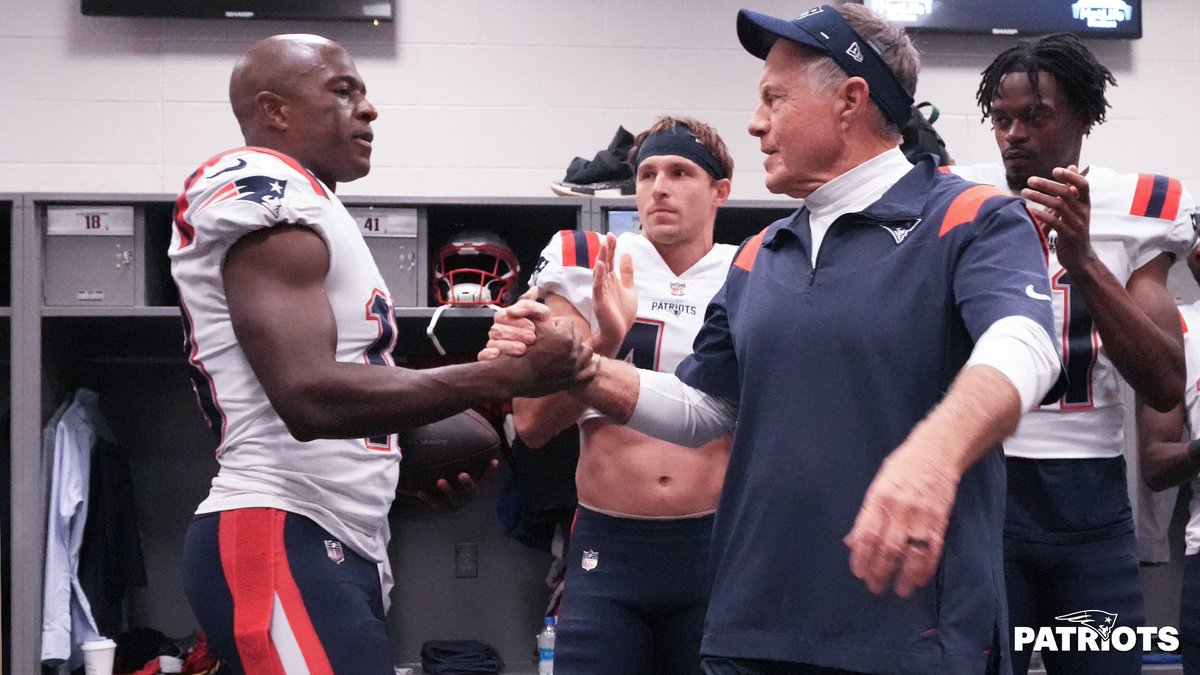 Patriots's tweet photo. Some of the best pics of the captain.

📸: https://t.co/hBFyqSIa07 https://t.co/xXSnNxrRX5