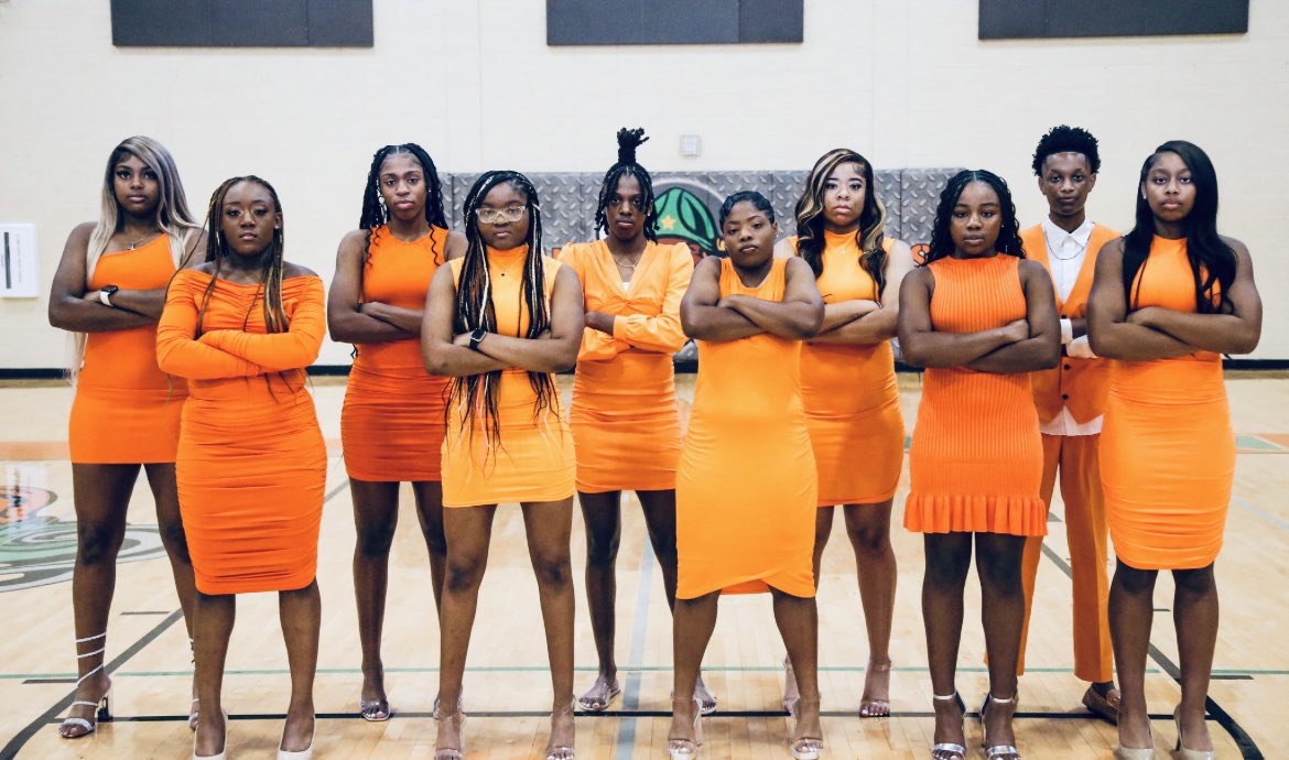 huffman_ad's tweet photo. Congratulations Lady Vikings!! Heading to the BJCC! Lady Vikings defeated Shades Valley 57-43! 🏀🧡📣💚 https://t.co/HoS41iuMsz