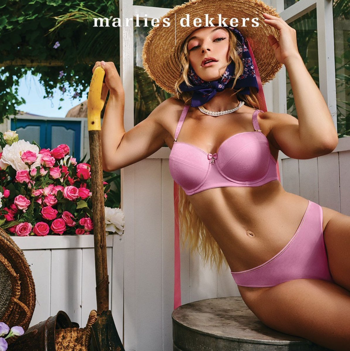 A dreamy collab with
<a href="/marliesdekkers/">Marlies Dekkers</a>
#fashionillustration #sunnygu #gardenlover #flowerlover
